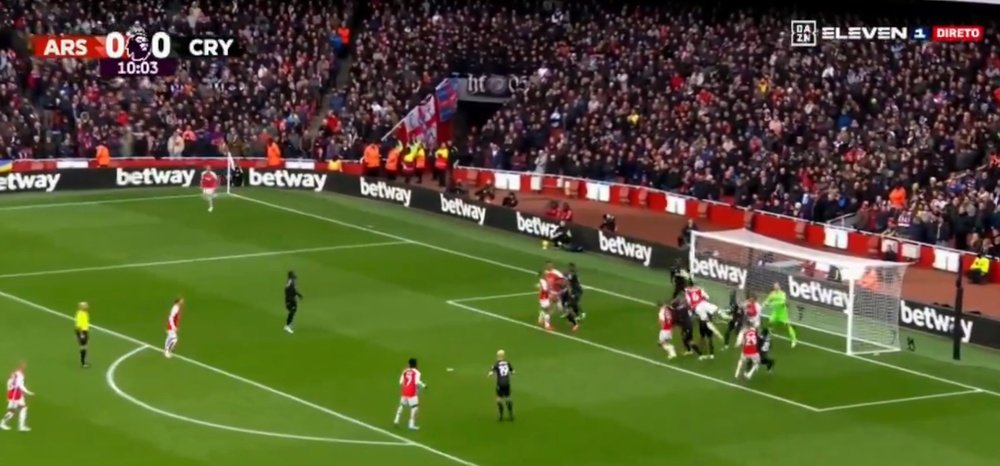 Gabriel voló por encima de todos para poner el 1-0. Captura/Eleven