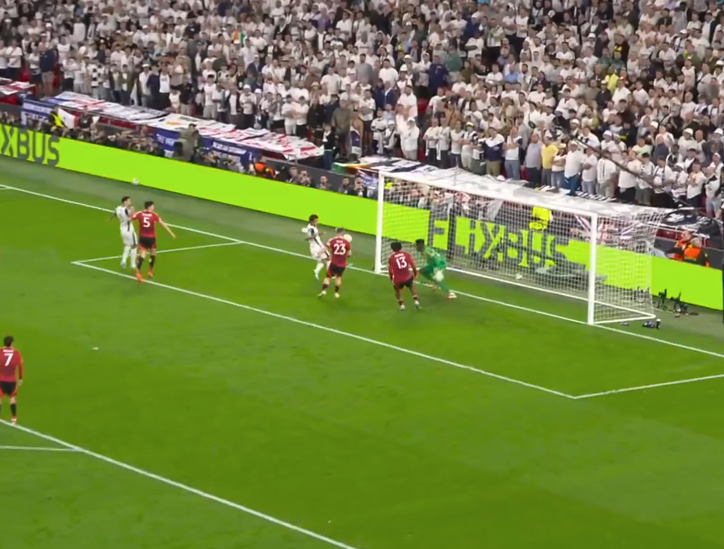 La oportunidad de Johnson y el brazo de Shaw decantaron el 1-0