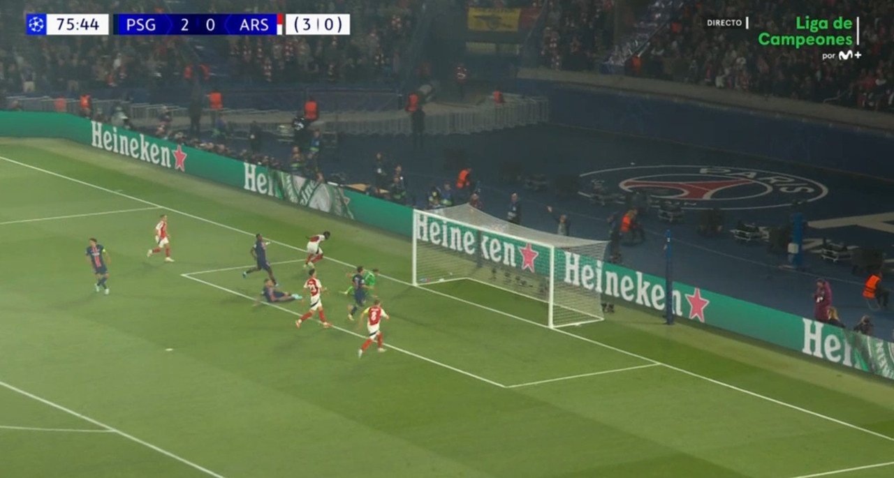 Saka dio vida al Arsenal entre quejas del PSG. Captura/MovistarLigadeCampeones
