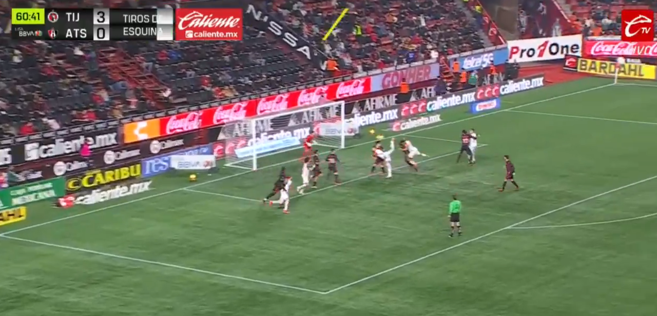 El encuentro entre Tijuana y Atlas acabó 3-4, cuando los locales iban ganando 3-0. La remontada comenzó con un gol de escorpión de Matheus Doria y acabó con un 'hat trick' de Djuka.