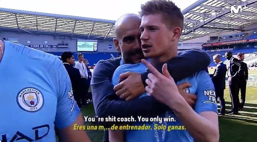 The funny exchange between the player and the coach. Screenshot/Eldiadespues