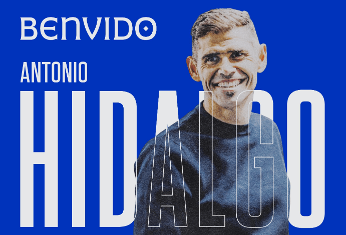 El Dépor ha elegido a Antonio Hidalgo para darle las llaves del nuevo proyecto. Firma una temporada con opción a otra más en el cuadro gallego.