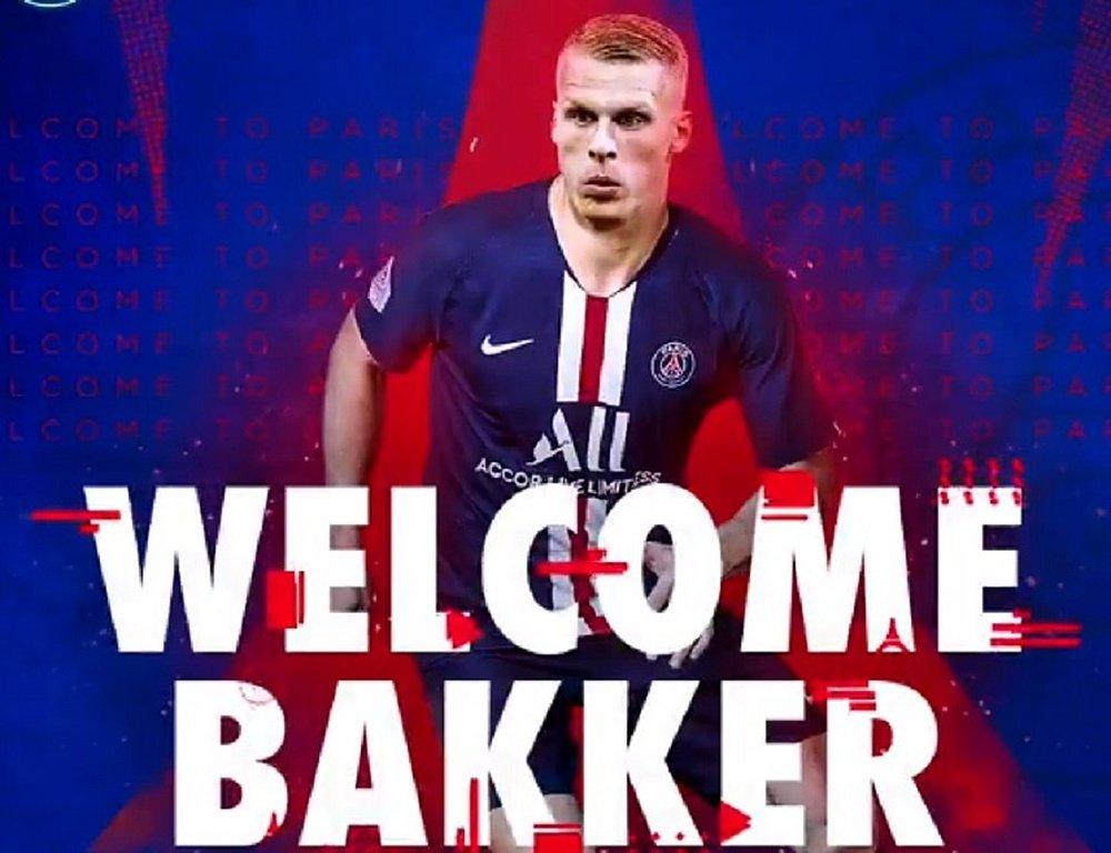 Bakker ficha por el PSG. Captura/PSG_Inside