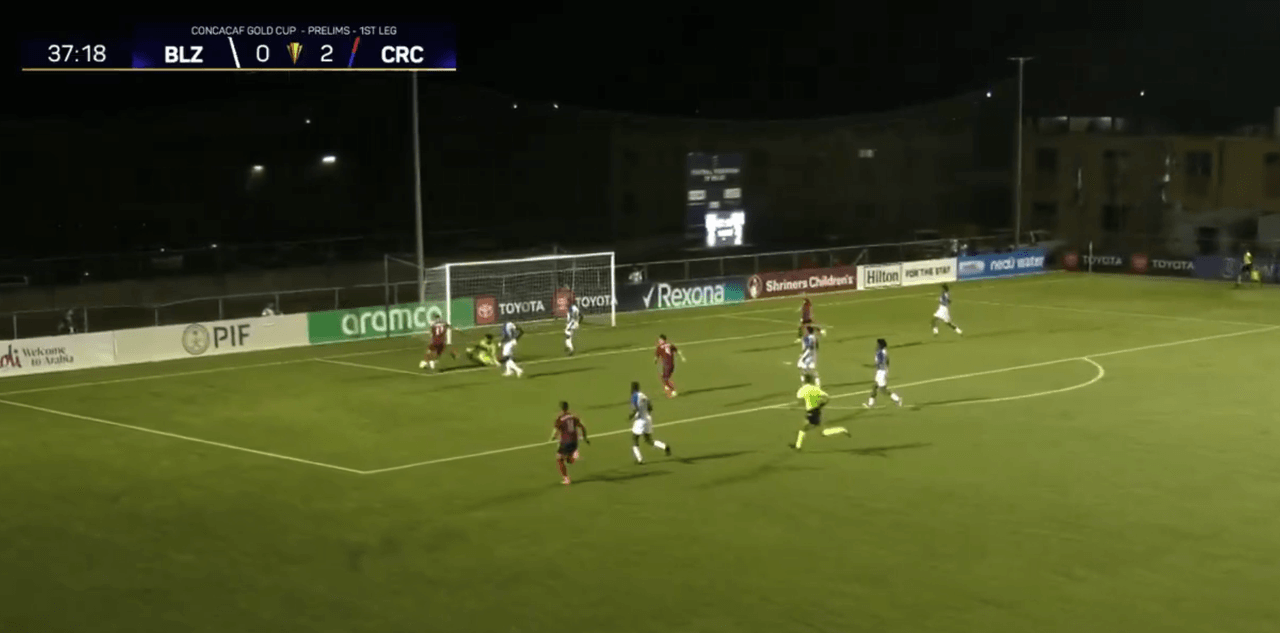 Costa Rica puso pie y medio en la Copa Oro después de golear a Belice por 0-7. El conjunto dirigido por Miguel Herrera tendrá que ratificar en casa su presencia en la vuelta de la repesca.