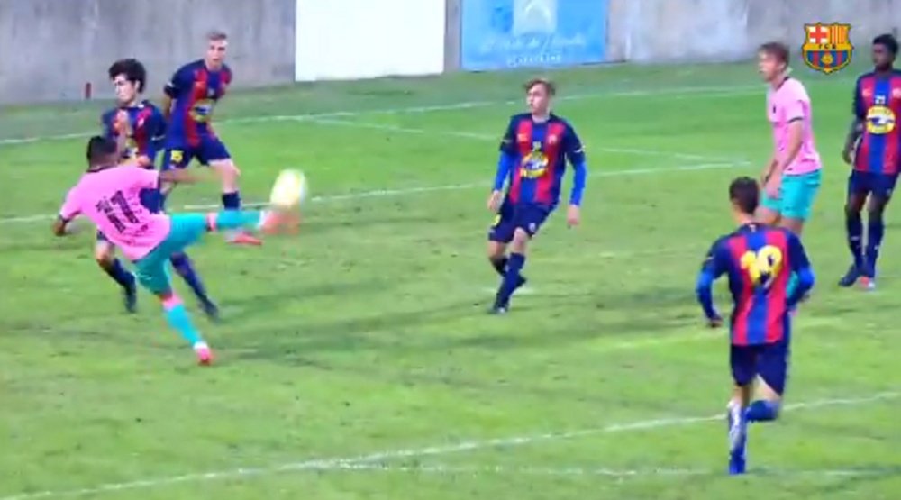 Gustavo Maia hizo un golazo de volea. Captura/FCBarcelonaB