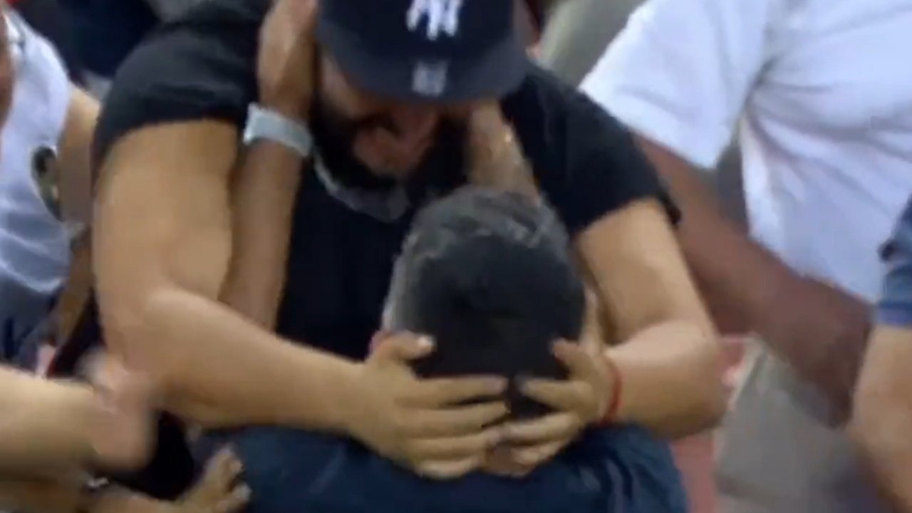Gattuso no lo pudo evitar: ¡celebró el gol con la grada!