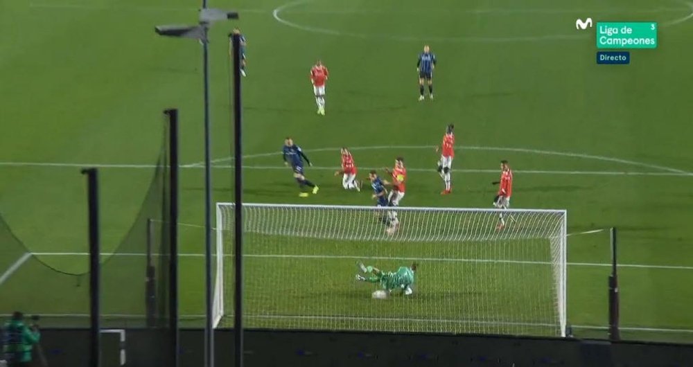 De Gea hizo una cantada en el primer gol del Atalanta. Captura/MovistarLigadeCampeones