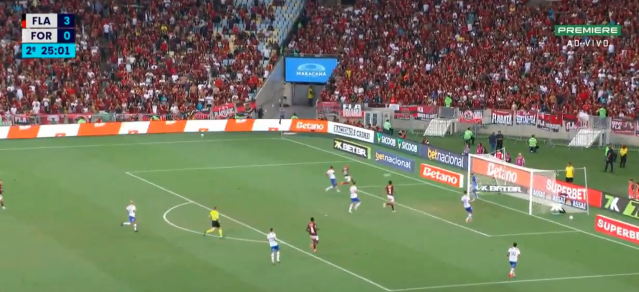 Flamengo le arrebata el liderato a Palmeiras