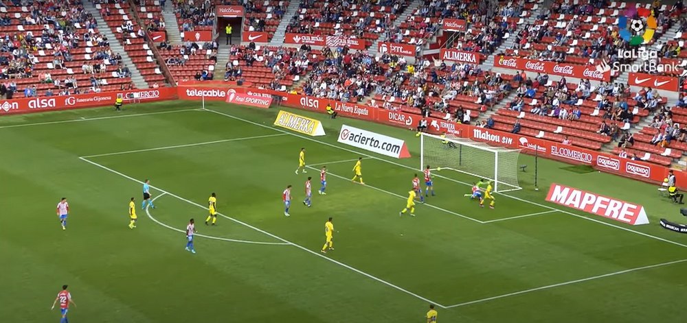 El Molinón celebró el gol de Las Palmas. Captura/MovistarLaLiga