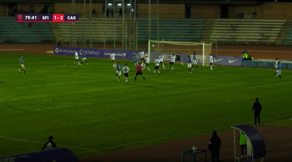 El San Fernando le remontó al Castilla para superarlo por 3-2. Captura/InSportsTV