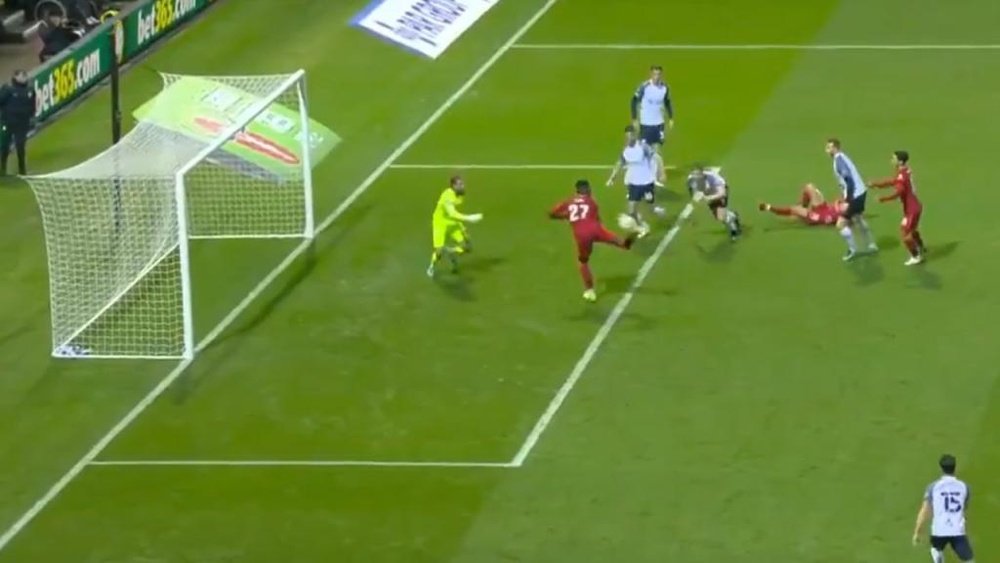 Minamino y el 'escorpión Origi' llevan al Liverpool a cuartos. Captura/DAZN