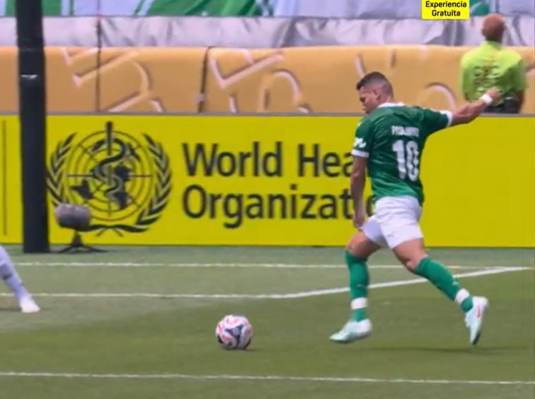 Paulinho abrió el camino de Palmeiras hacia los cuartos de final. Captura/DAZN