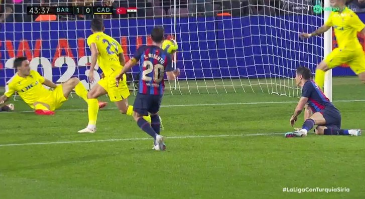 Sergi Roberto abrió el marcador para el Barcelona. Captura/MovistarLaLiga