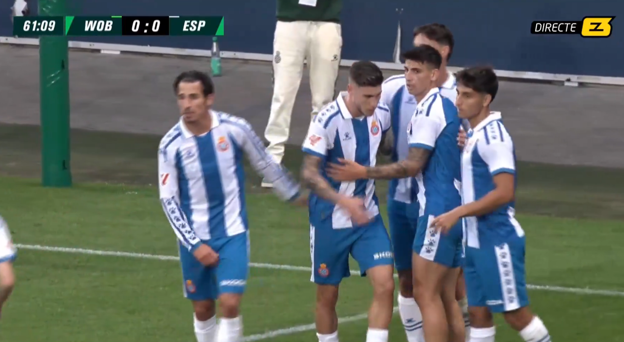 Roberto estrena su '9' ante el Wolfsburgo