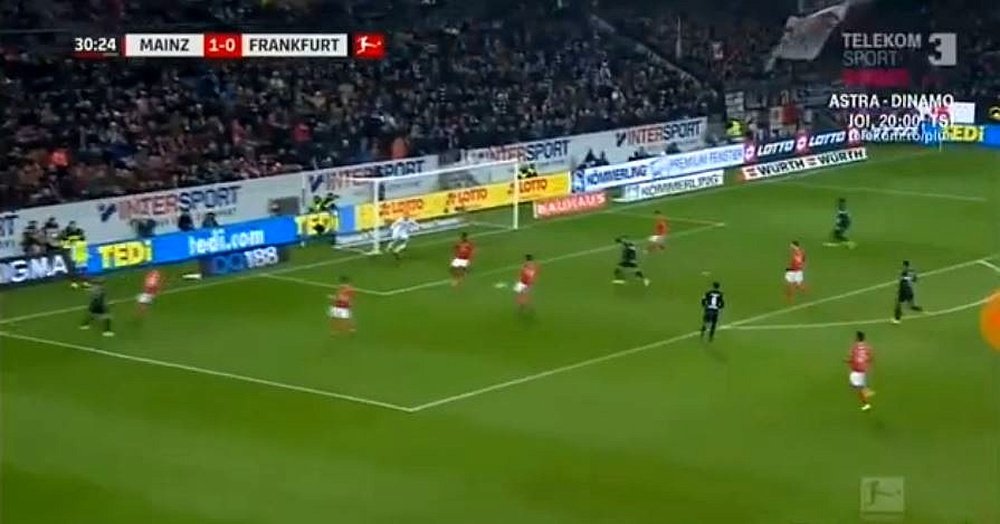 Jovic volvió a sumar un doblete con el Eintracht Frankfurt. Captura/TelekomSport