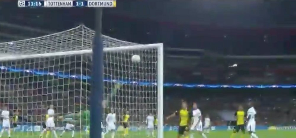 Captura del gol por la escuadra de Yarmolenko ante el Tottenham. Twitter