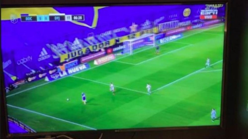 Advíncula sigue su cuarentena y animó a Boca desde la distancia. Instagram/luisadvincula17_