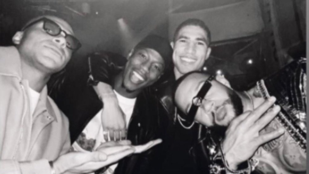 Mbappé, na balada com Achraf e Memphis Depay. Instagram/k.mbappe