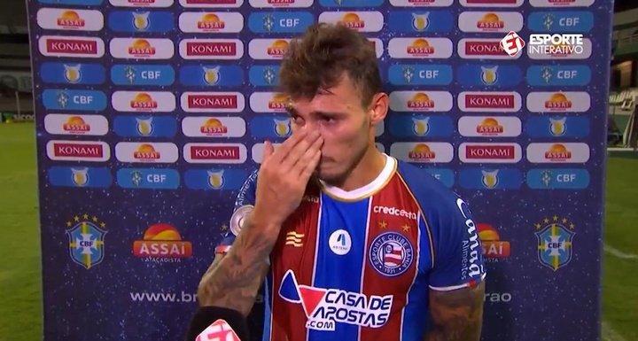 Dejó el fútbol para cuidar a su madre, volvió con gol y terminó llorando desconsolado