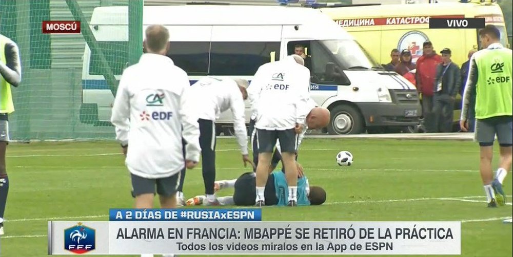 Mbappé lesionado em treino da França. Captura/ESPN