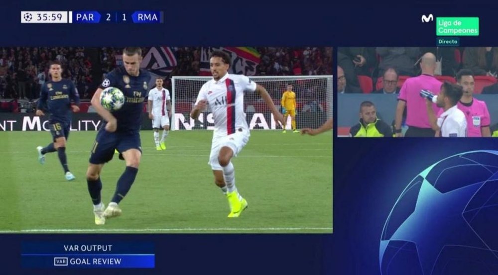 El VAR le anuló un golazo a Bale por mano. Captura/Movistar