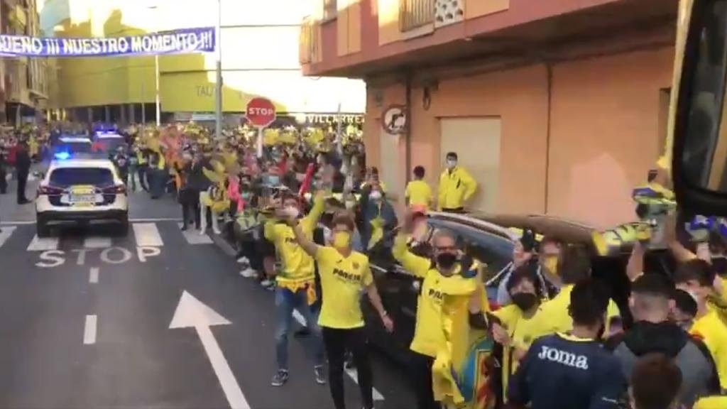 La afición del Villarreal 'jugó' en la previa de la semifinal. Twitter/VillarrealCF