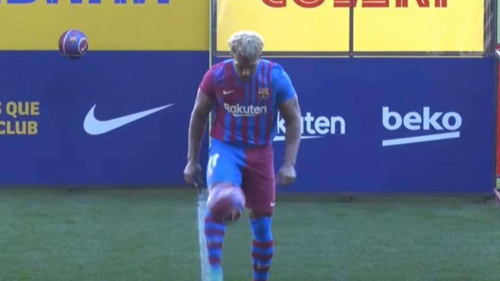 Presentación de Adama con el Barcelona