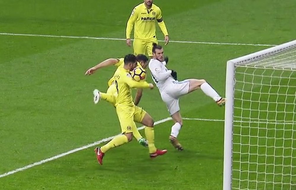 Madrid aurait pu bénéficier d'un penalty. Captura/beINSports