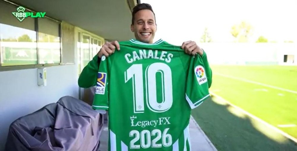 OFICIAL: Canales renova com o Betis até 2026.Twitter/RealBetis