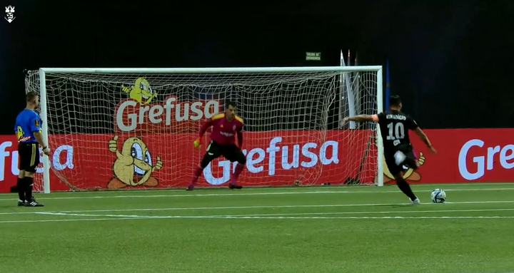 Un Agüero vs Casillas frenético: 'hat trick' y 1ª victoria del Kun, gol de Iker...
