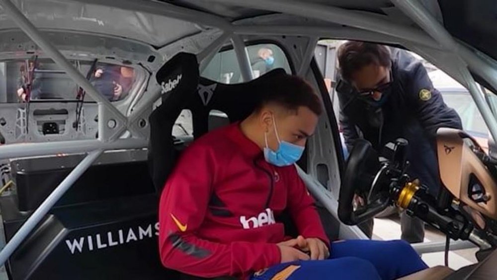 Así eligieron sus coches personalizados los jugadores del Barça. Captura/FCBarcelona
