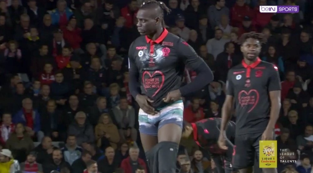 Balotelli dejó una de las anécdotas del encuentro. Captura/beINSports