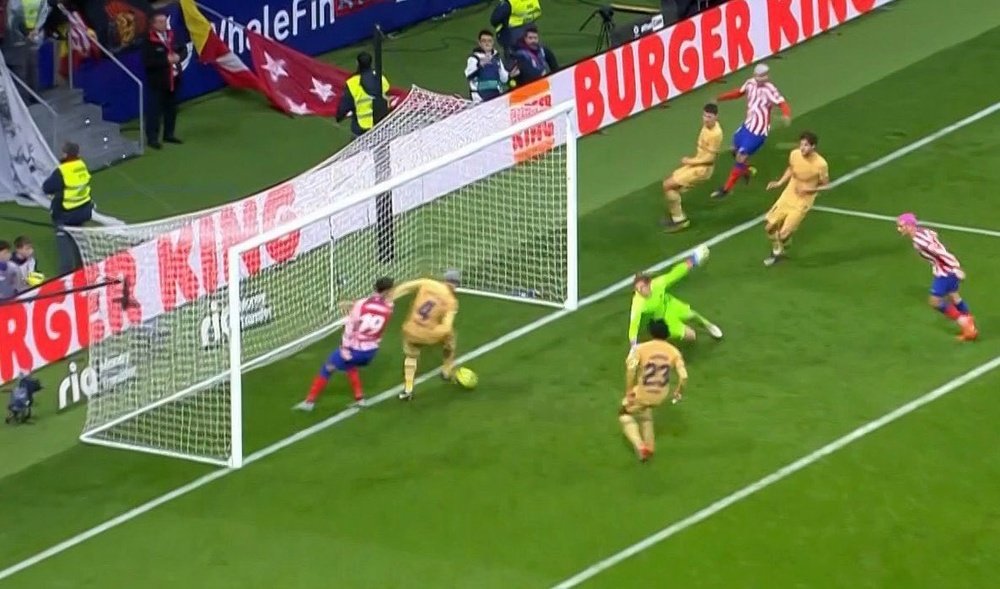 Araujo salvó al Barça del empate. Captura/DAZN