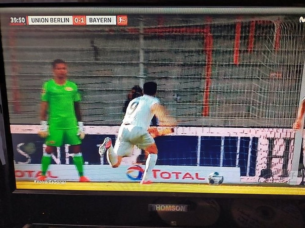 Lewandowski ancora in goal. Captura/MovistarLigadeCampeones