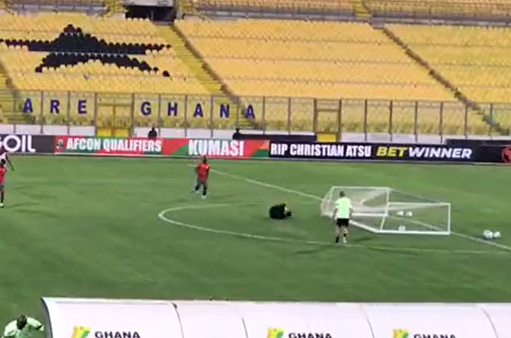Ghana goalkeeper Wollacott suffers toe injury after goal-post incident