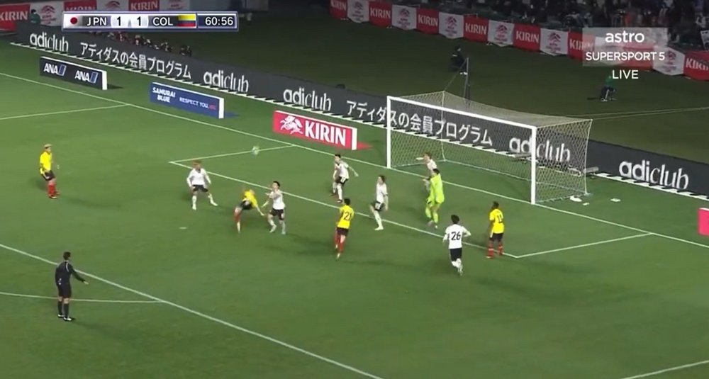 Rafael Santos Borré marcó de chilena en el Japón 1-2 Colombia. Captura/astro