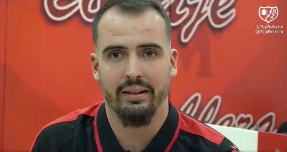 Santiso seguirá al frente del equipo. Twitter/RayoFemenino