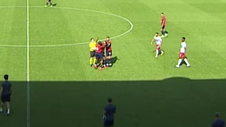Dos jugadores del Lille, ¡expulsados del amistoso frente al KV Kortrijk por pelearse!