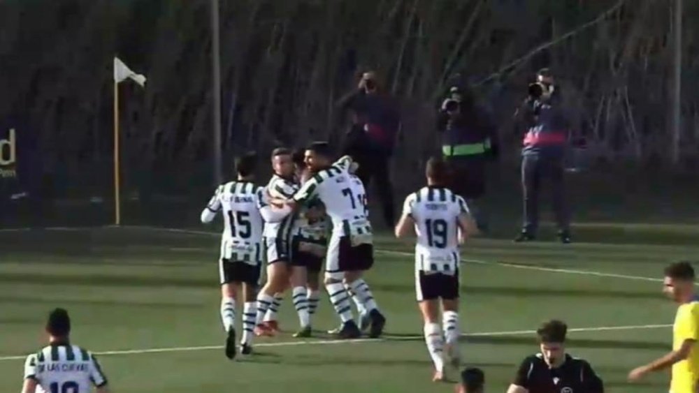 El Córdoba goleó al filial del Cádiz. Captura/Footters