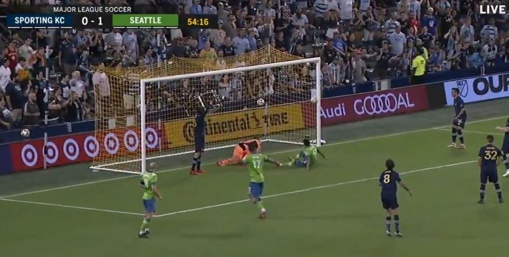 Seattle anotó un gol de lo más raro. Twitter/MLS