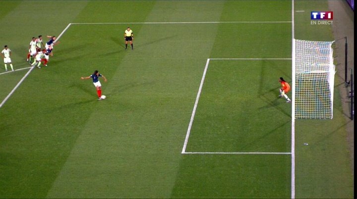 Francia también incumplió las reglas en el penalti repetido ante Nigeria