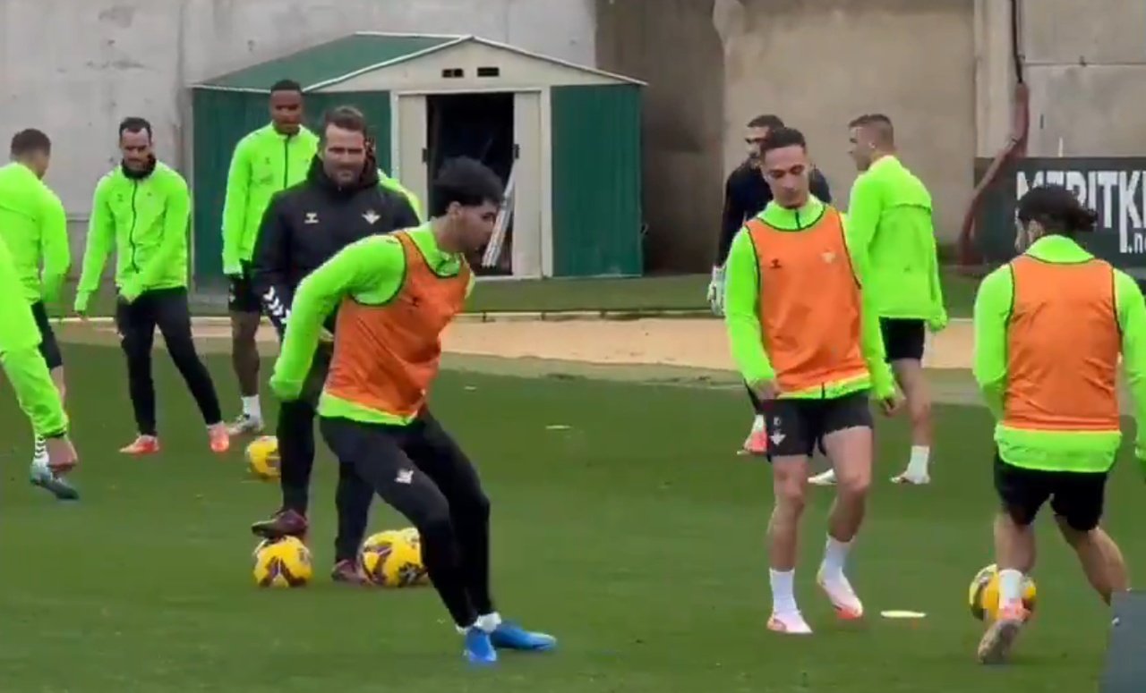 Antony ya entrena con el Betis. Captura/ElChiringuito