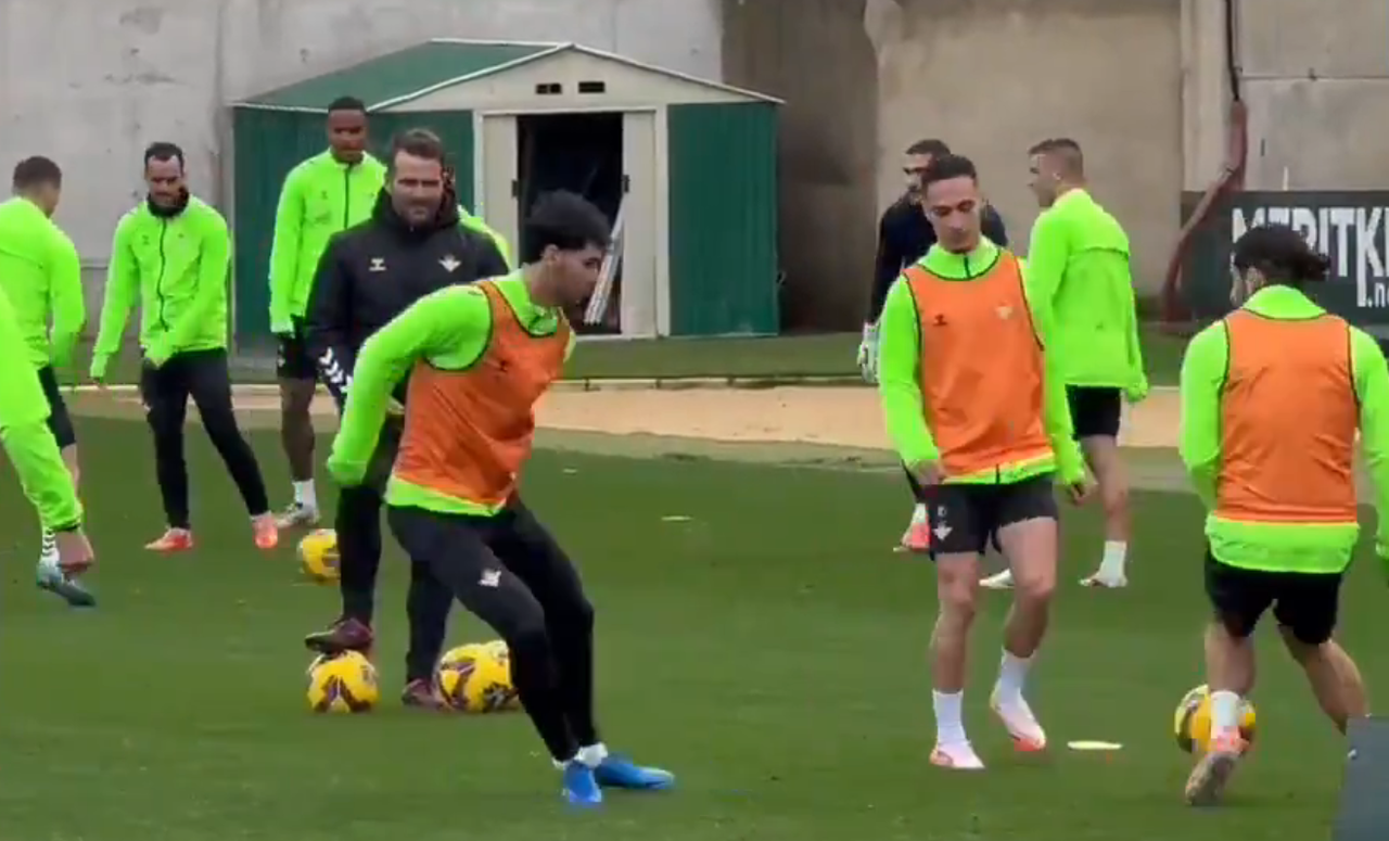 Man Utd loanee Antony completes first training session with Betis