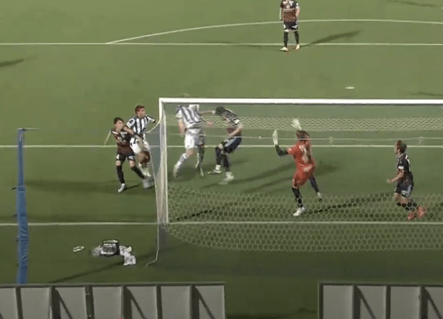 La Real Sociedad superó al Yokohama por 1-2 en el duelo de pretemporada disputado en Japón. Orri Óskarsson decantó la balanza con un doblete -de cabeza y de penalti- para reclamar su sitio en el proyecto de Sergio Francisco.