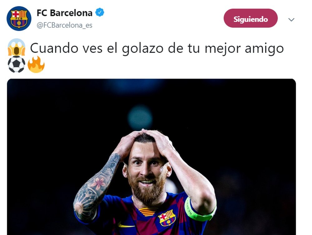 Messi est resté bouche bée devant le but de Suarez. Twitter/FCBarcelona_es