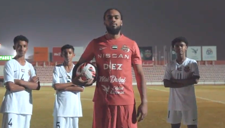 Denayer es nuevo jugador del Shabab Al Ahli Dubai. Twitter/Shabab_AlAhliFC