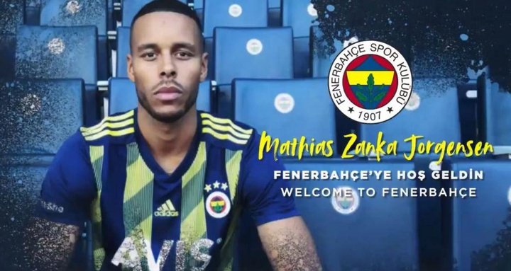 Mathias Jorgensen firma por el Fenerbahçe