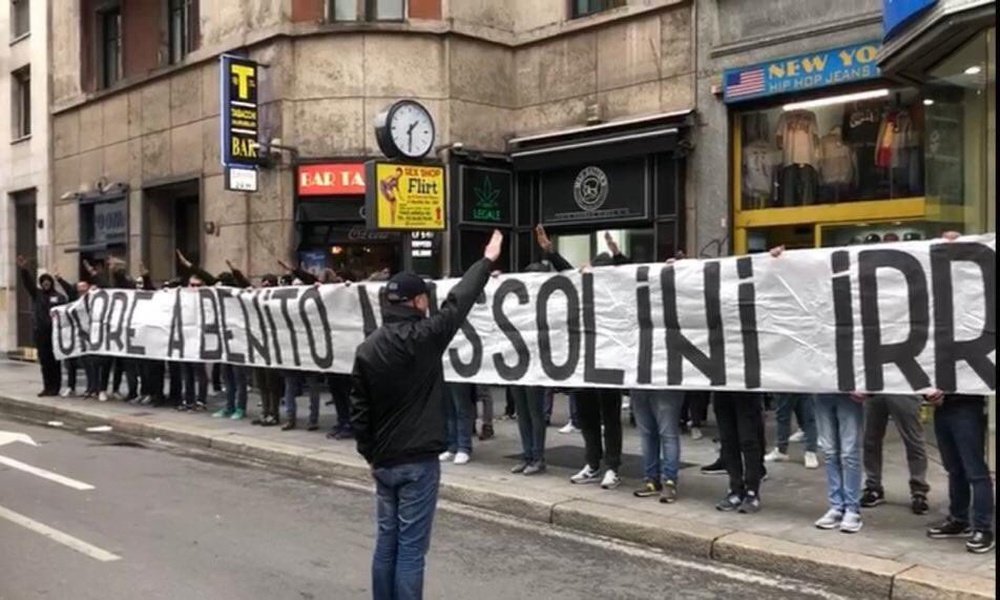 Los ultras de la Lazio presumieron de fascismo en Milán. Twitter