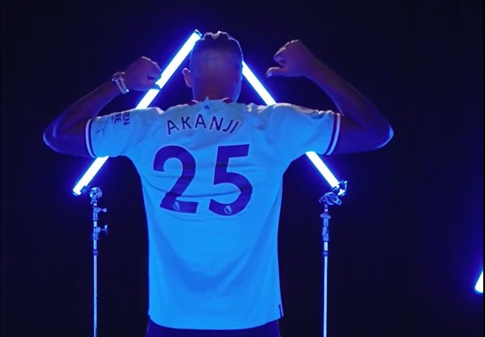 Akanji, nuevo jugador del Manchester City. Captura/ManCity