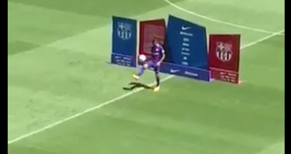 Paulinho no estuvo muy fino en su presentación como nuevo jugador del Barcelona. Twitter